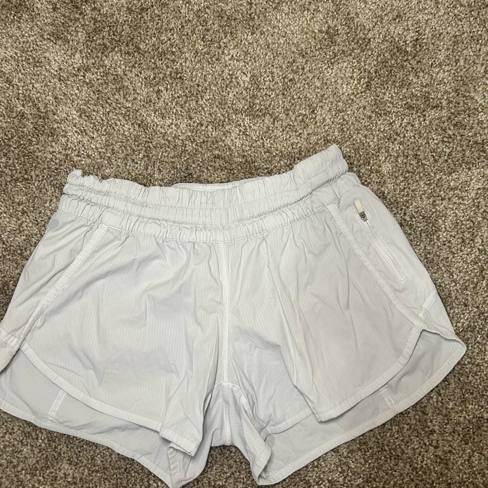 Lululemon Hotty Hot Shorts in White